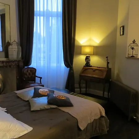 D'hotes- Aux Oiseaux 4*