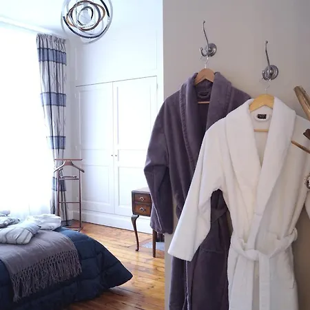 D'hotes- Aux Oiseaux Bed and Breakfast 4*