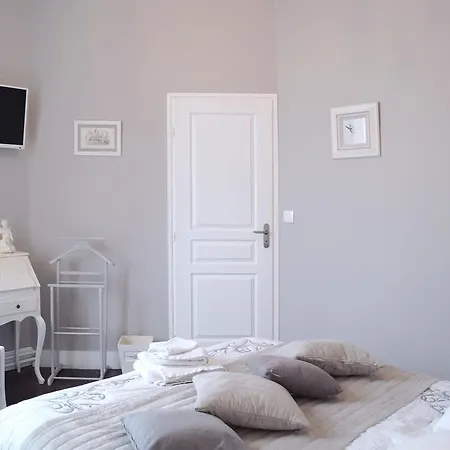 Bed and Breakfast D'hotes- Aux Oiseaux