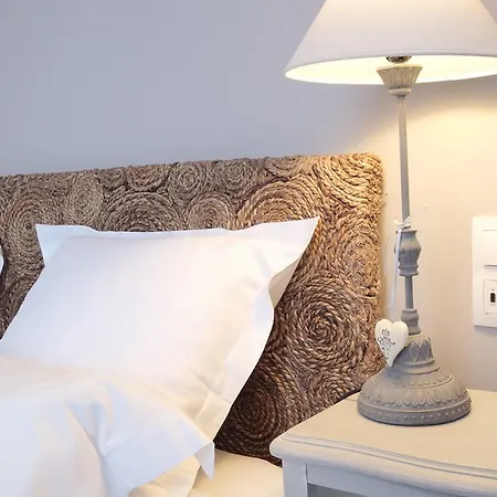 Bed and Breakfast D'hotes- Aux Oiseaux 4*