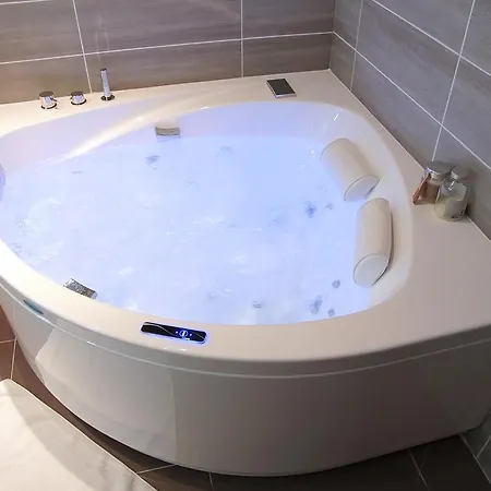 D'hotes- Aux Oiseaux 4*