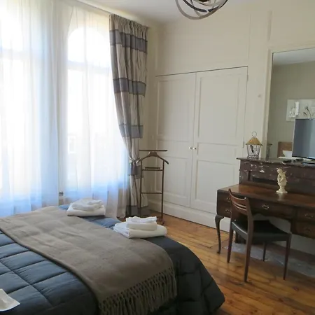 Bed and Breakfast D'hotes- Aux Oiseaux 4*