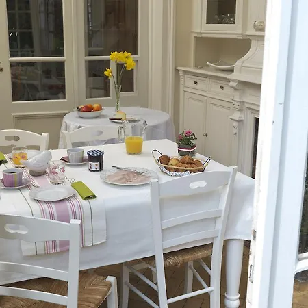 D'hotes- Aux Oiseaux Bed and Breakfast Λιλ