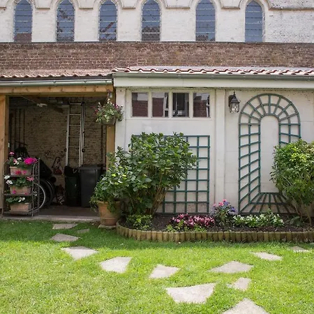 D'hotes- Aux Oiseaux Bed and Breakfast